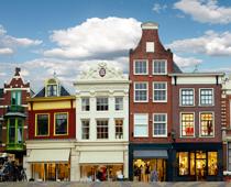 Around-Sams-Town-1-s.jpg